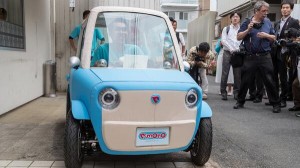 日本发布涤纶材质微型电动车 2017年上市